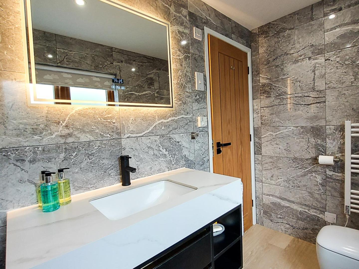 Meadow View Apartments New Quay Εξωτερικό φωτογραφία