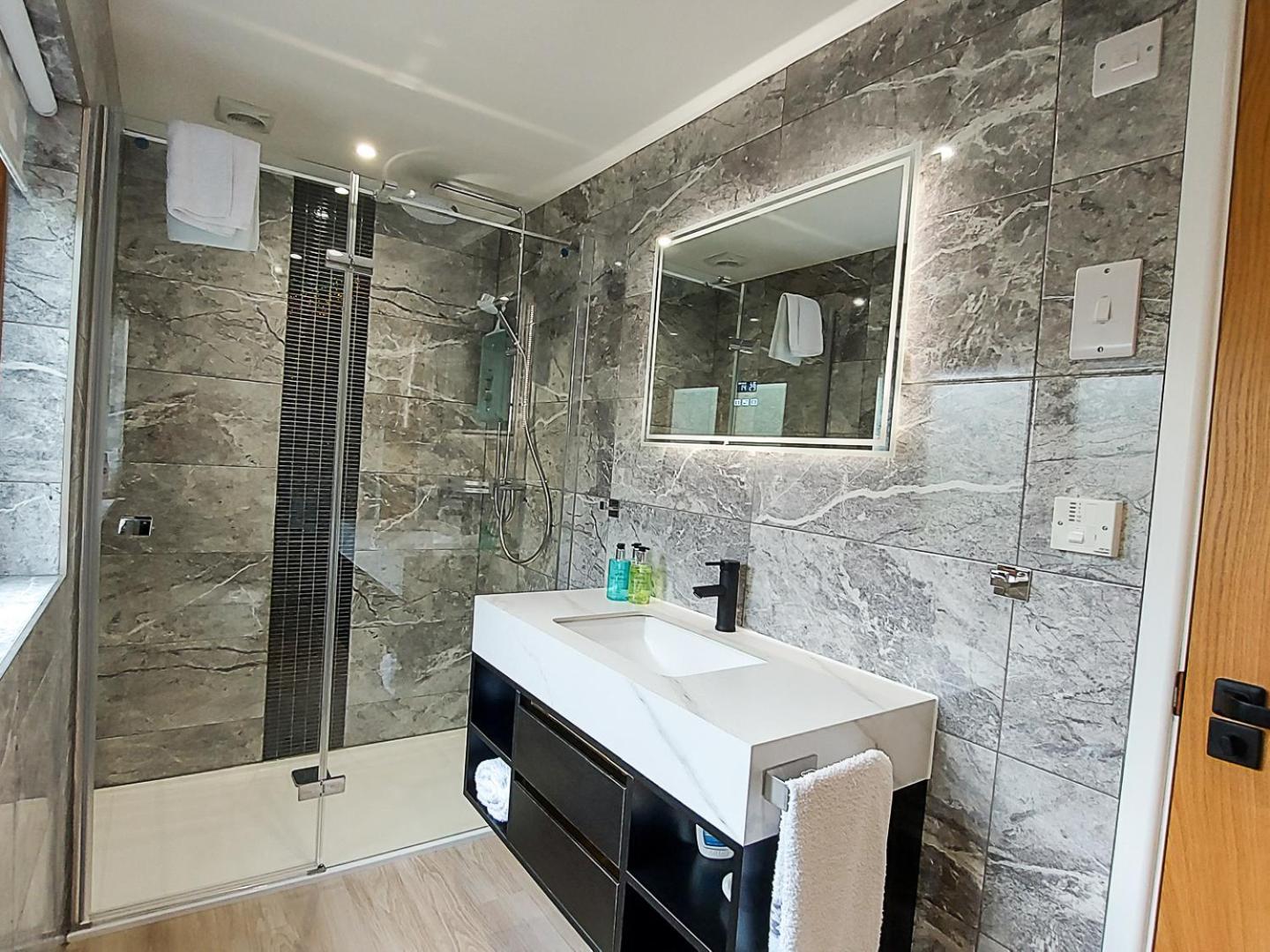 Meadow View Apartments New Quay Εξωτερικό φωτογραφία